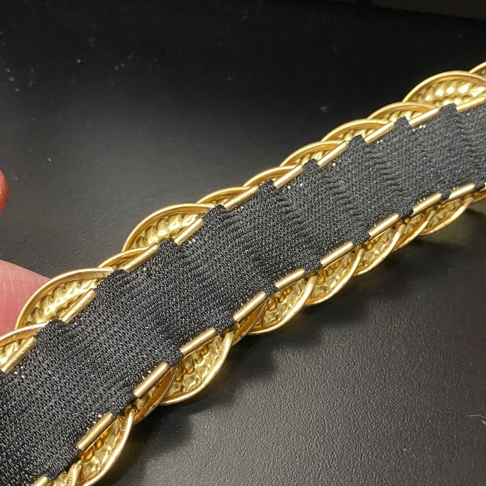 Elegant vintage Gold disk and Pearl Women's 36” stretchable belt - Picture 4 of 16